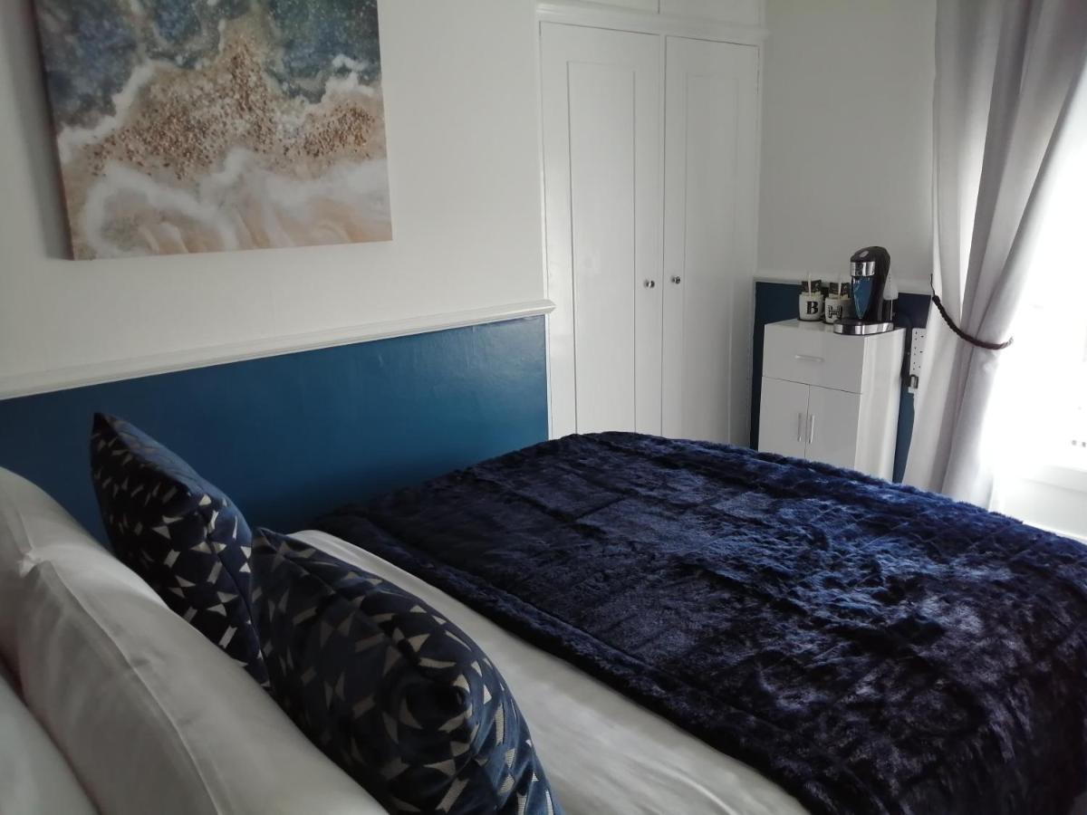 Burleigh Guest House Лландидно Экстерьер фото