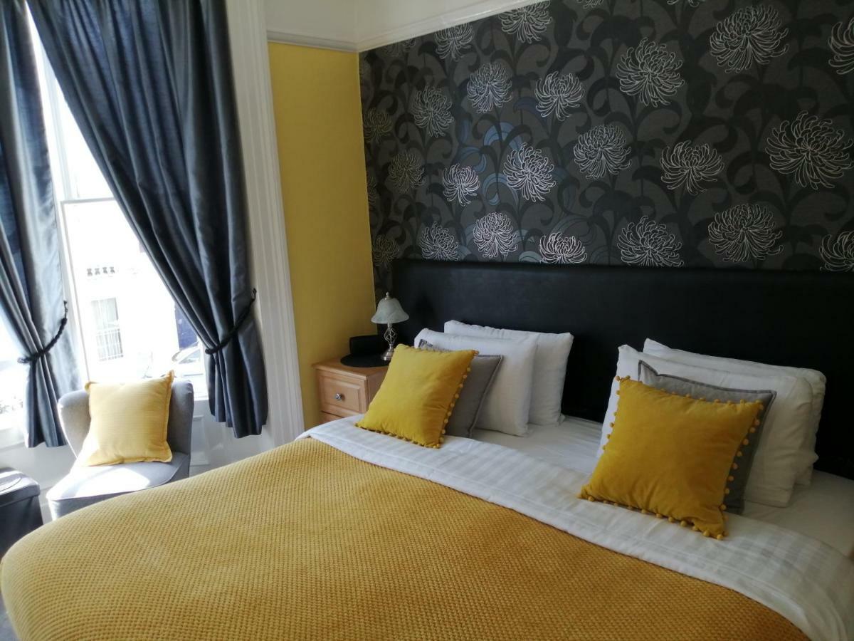 Burleigh Guest House Лландидно Экстерьер фото